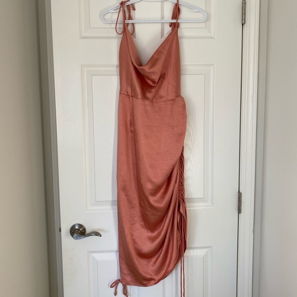 Showpo Dress - Picture 3 of 5